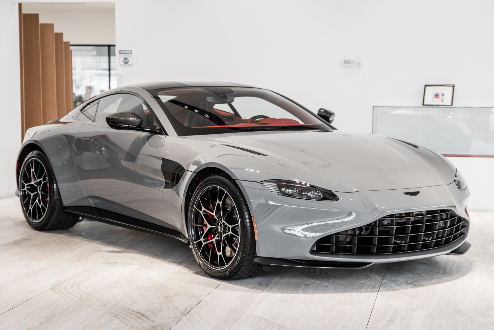 New-2022-Aston-Martin-Vantage-Coupe